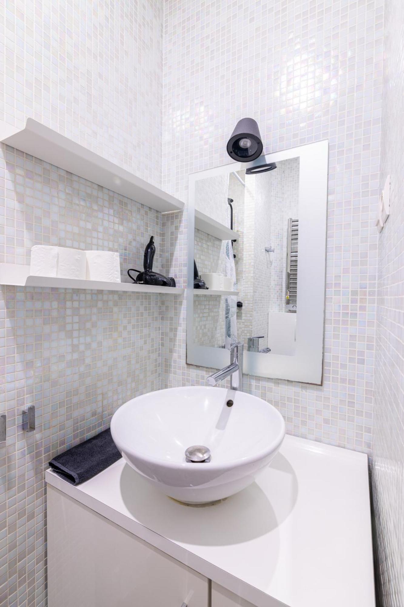 Luxurious 1 Bedroom Republique Vinaigriers Free Netflix 파리 외부 사진